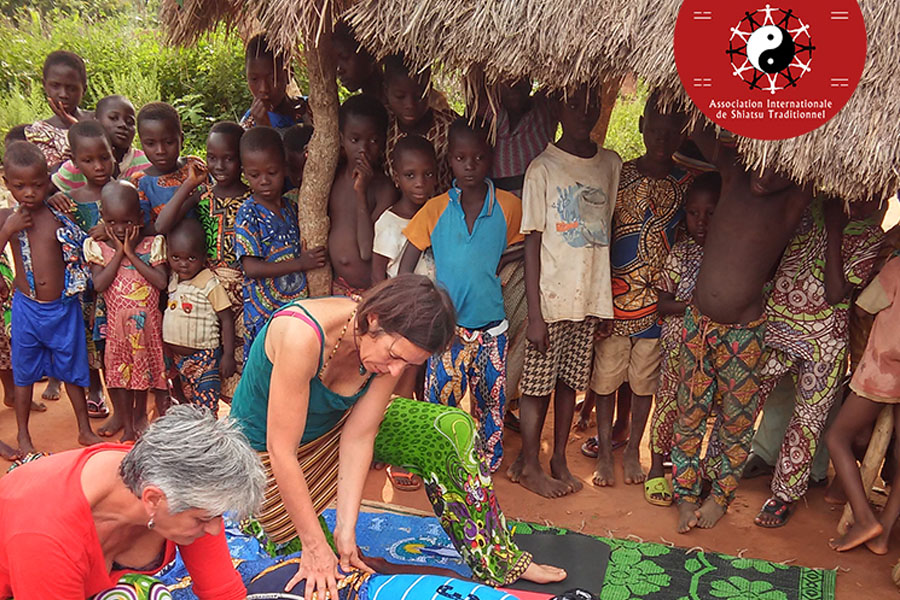 Mission Shiatsu au Bénin - Association Internationale de Shiatsu Traditionnel  © image AIST