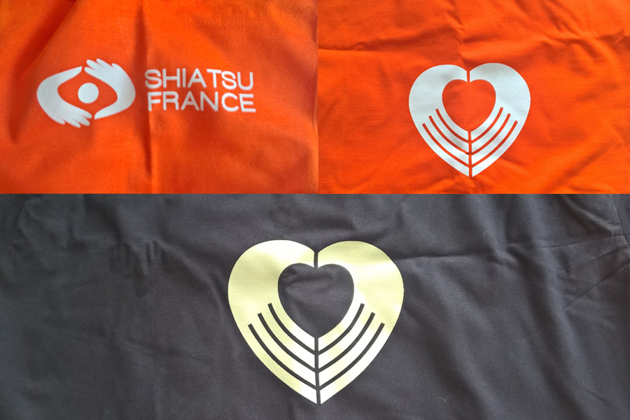 P07 : Tee-shirt Shiatsu France - Tee-Shirt Shiatsu France © P07 : Tee-shirt Shiatsu France - Tee-Shirt Shiatsu France ©